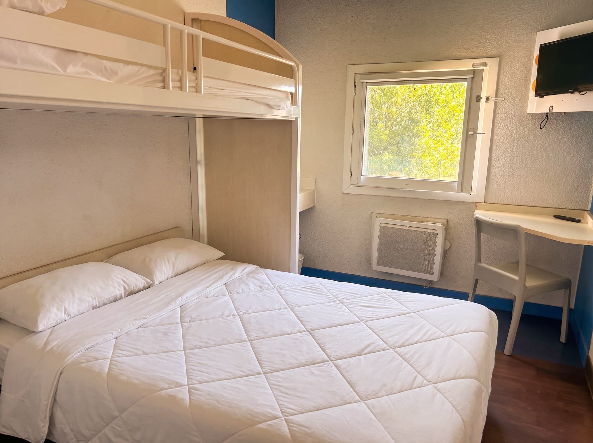 Chambre triple — Unisotel Dunkerque Saint-Pol